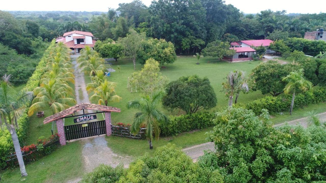 Casa Campo Emaus Caucasia Exterior foto